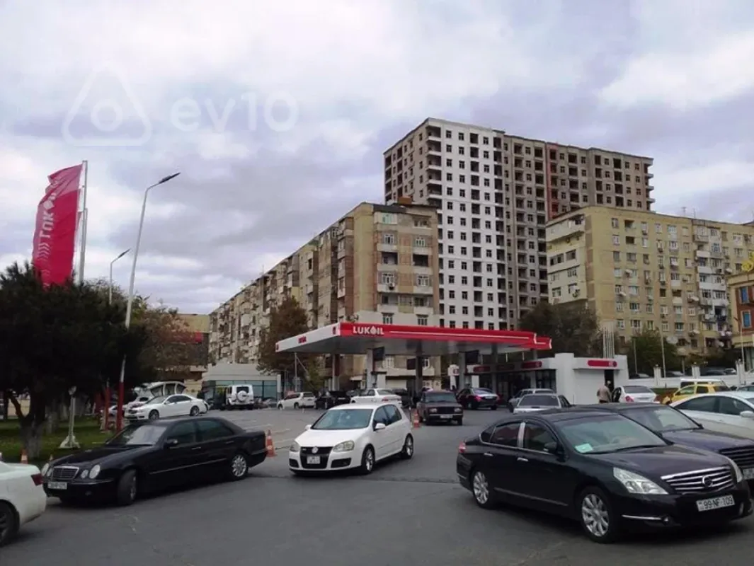 Satılır 5 otaqlı köhnə tikili 120 m²