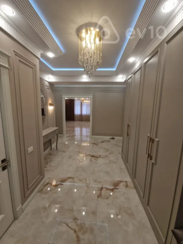 Satılır 3 otaqlı yeni tikili 108 m²