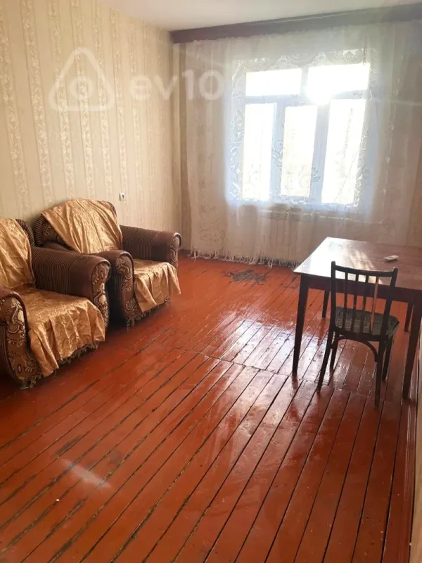 Kirayə verilir 3 otaqlı köhnə tikili 72 m²
