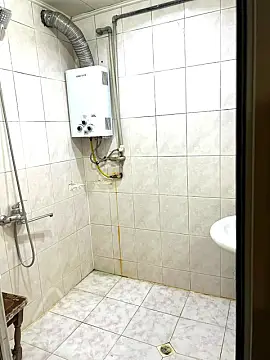Kirayə verilir 3 otaqlı köhnə tikili 72 m²
