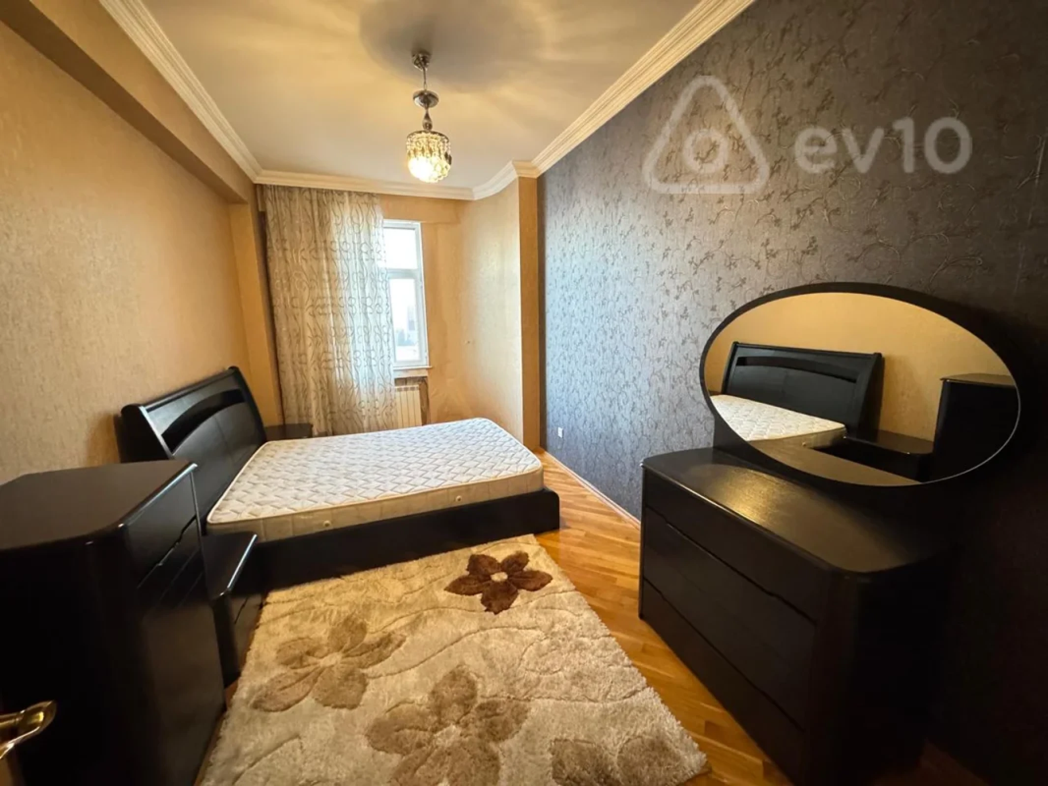 Kirayə verilir 2 otaqlı yeni tikili 72 m²