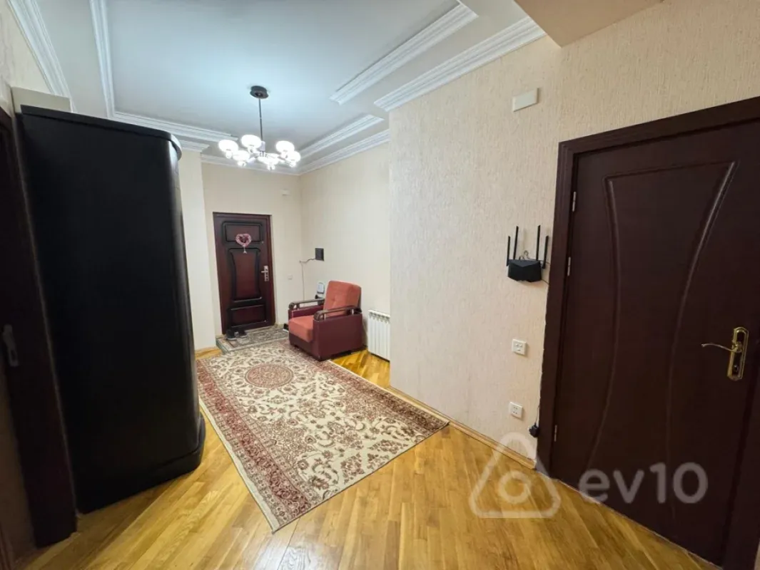 Kirayə verilir 2 otaqlı yeni tikili 72 m²