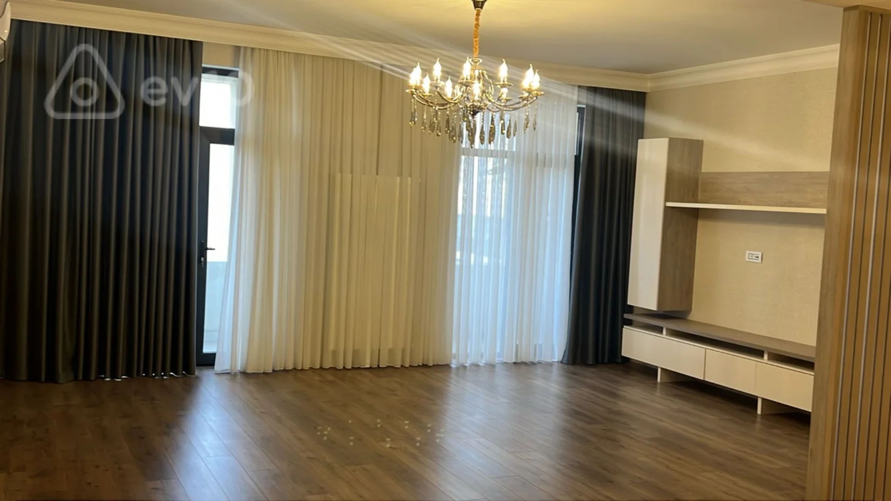 Satılır 3 otaqlı yeni tikili 172 m²