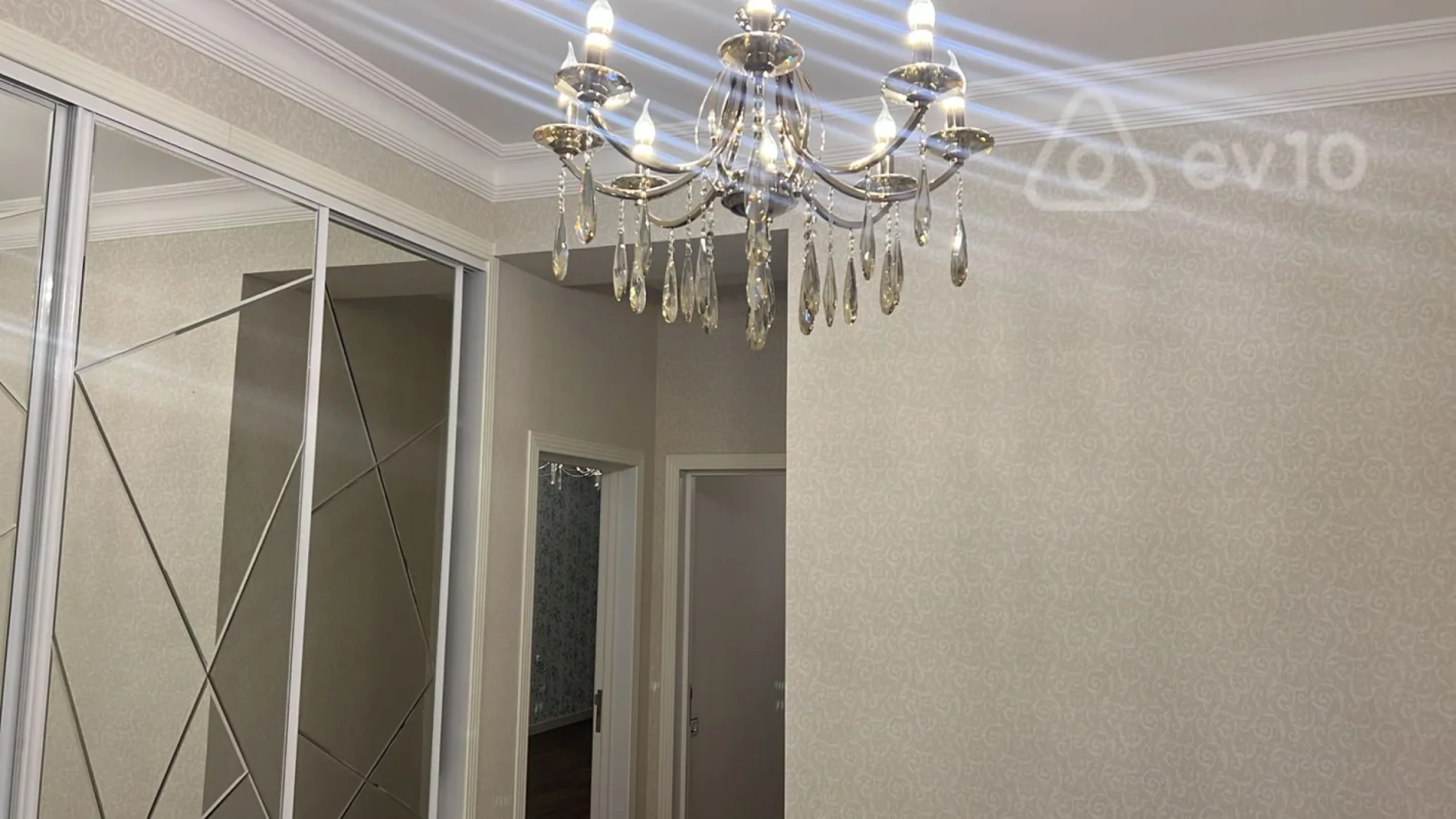 Satılır 3 otaqlı yeni tikili 172 m²