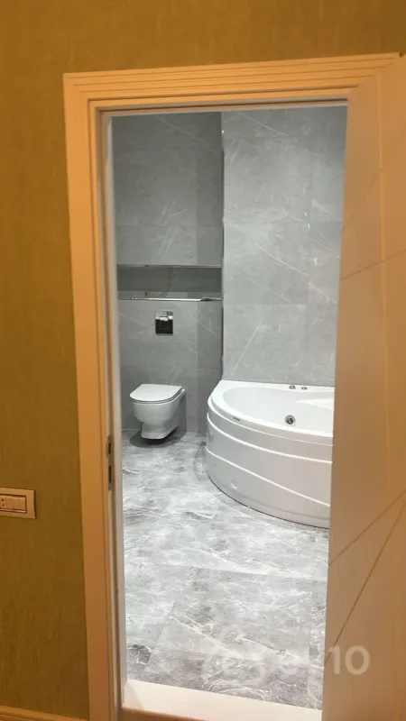 Satılır 3 otaqlı yeni tikili 172 m²