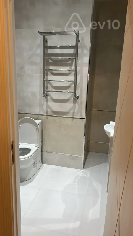 Satılır 3 otaqlı yeni tikili 172 m²