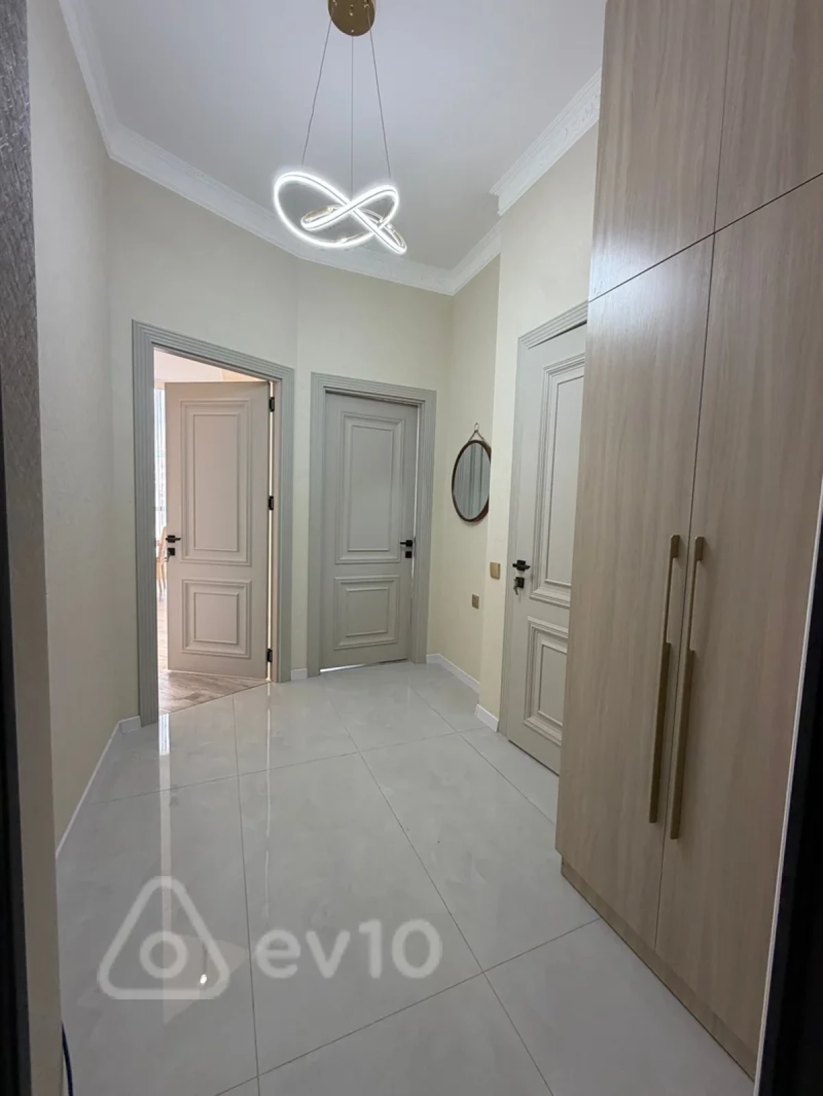 Kirayə verilir 2 otaqlı yeni tikili 82 m²