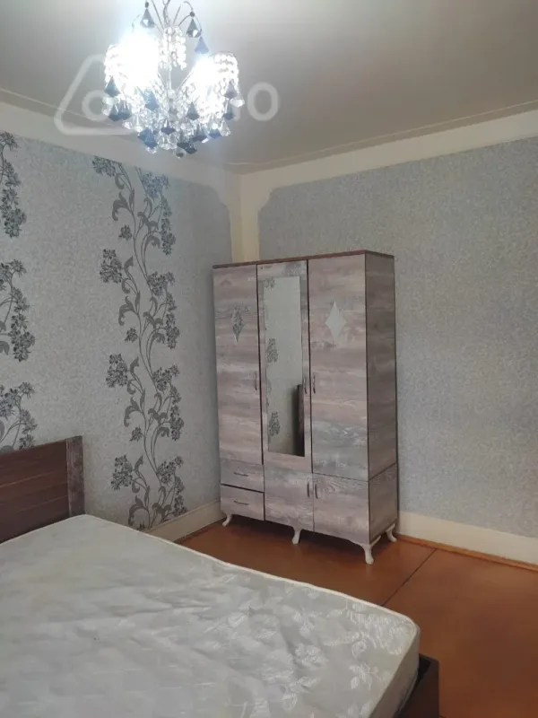 Kirayə verilir 3 otaqlı köhnə tikili 70 m²