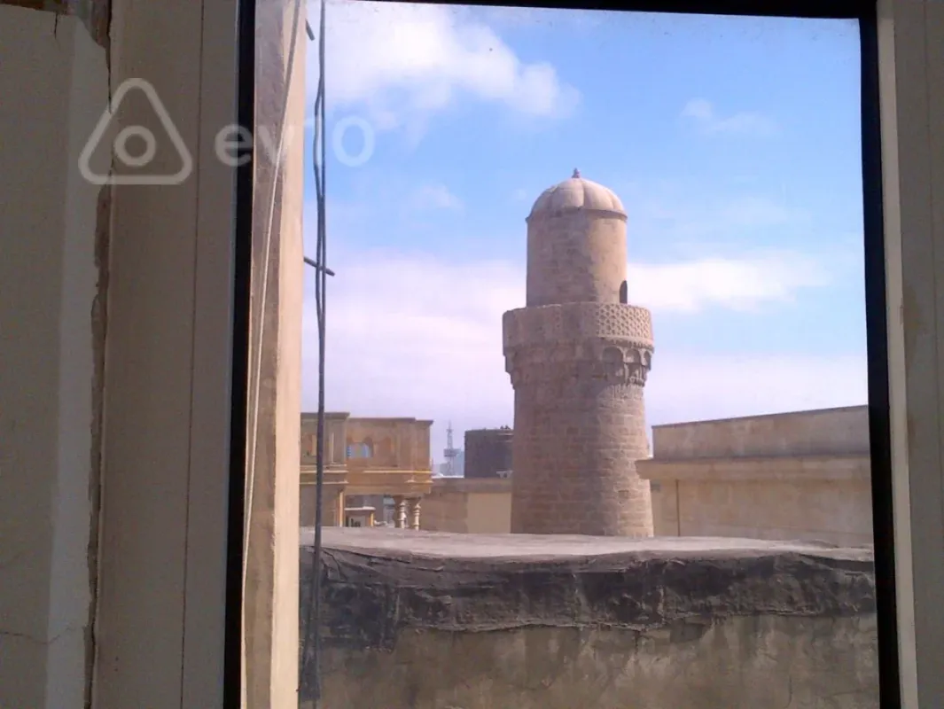 Kirayə verilir 2 otaqlı köhnə tikili 75 m²