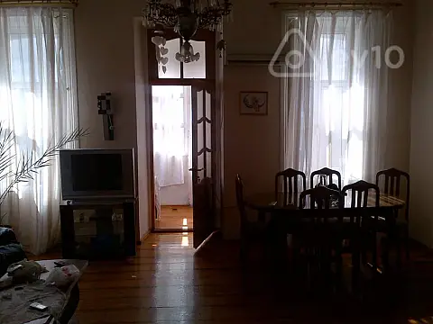 Kirayə verilir 2 otaqlı köhnə tikili 75 m² — Bakı, Səbail 2 otaq 75.00 m²