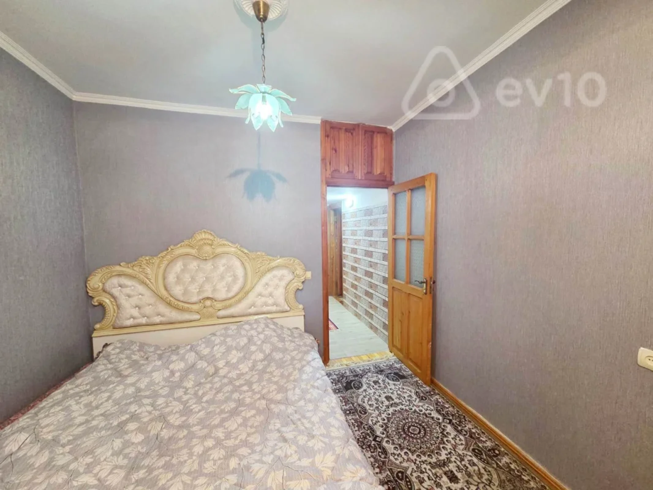Satılır 3 otaqlı köhnə tikili 90 m²