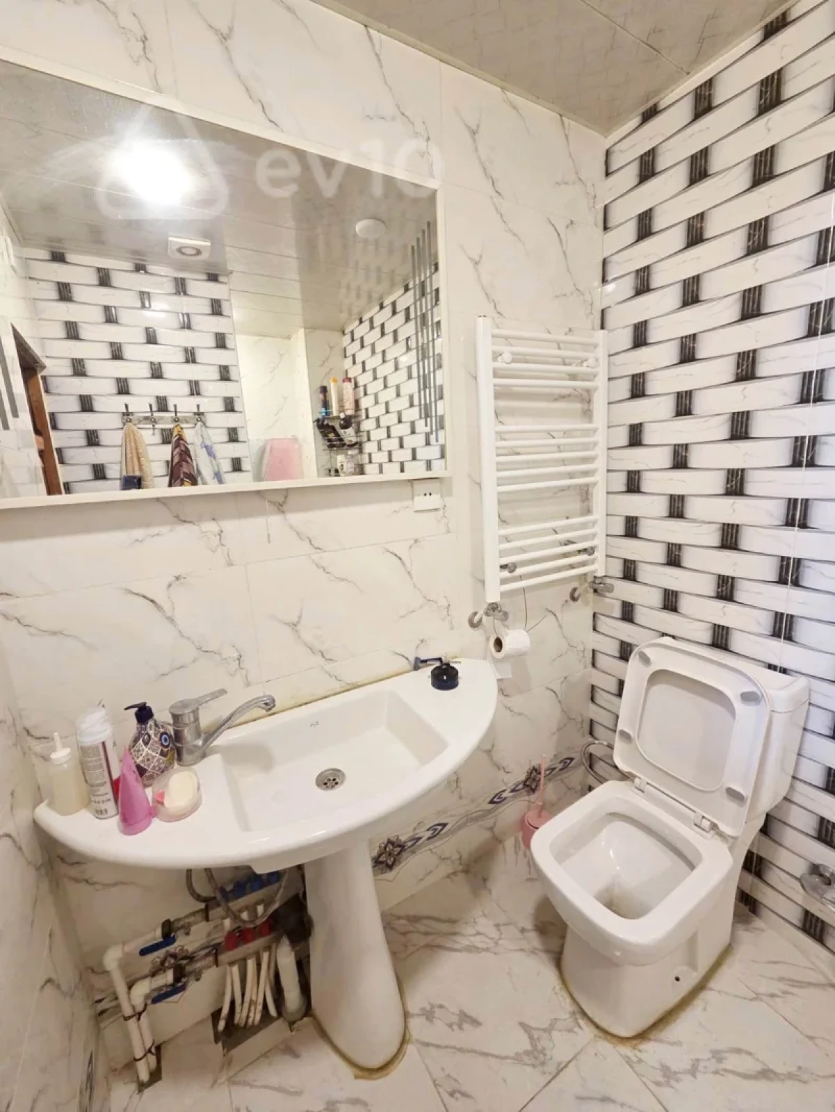 Satılır 3 otaqlı köhnə tikili 90 m²