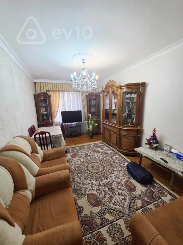 Satılır 3 otaqlı köhnə tikili 90 m²