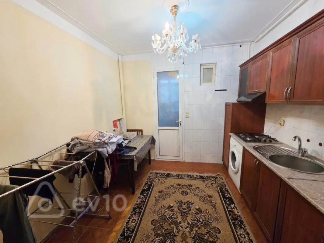 Satılır 3 otaqlı köhnə tikili 90 m²