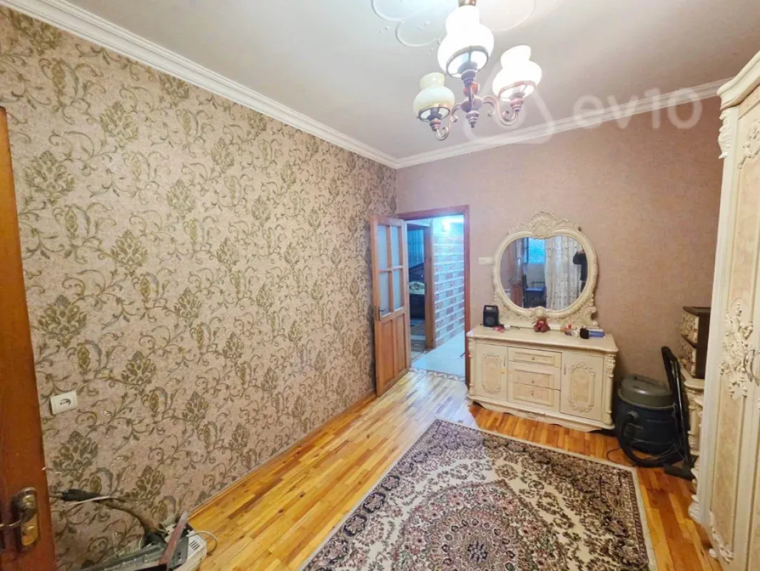 Satılır 3 otaqlı köhnə tikili 90 m²