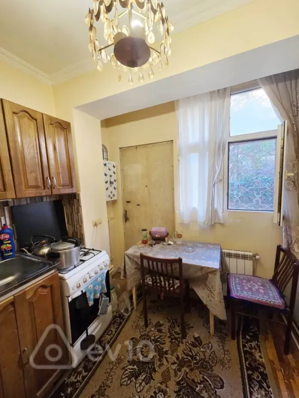 Satılır 3 otaqlı köhnə tikili 90 m²