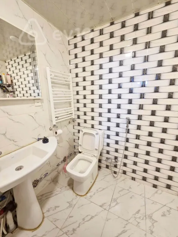Satılır 3 otaqlı köhnə tikili 90 m²