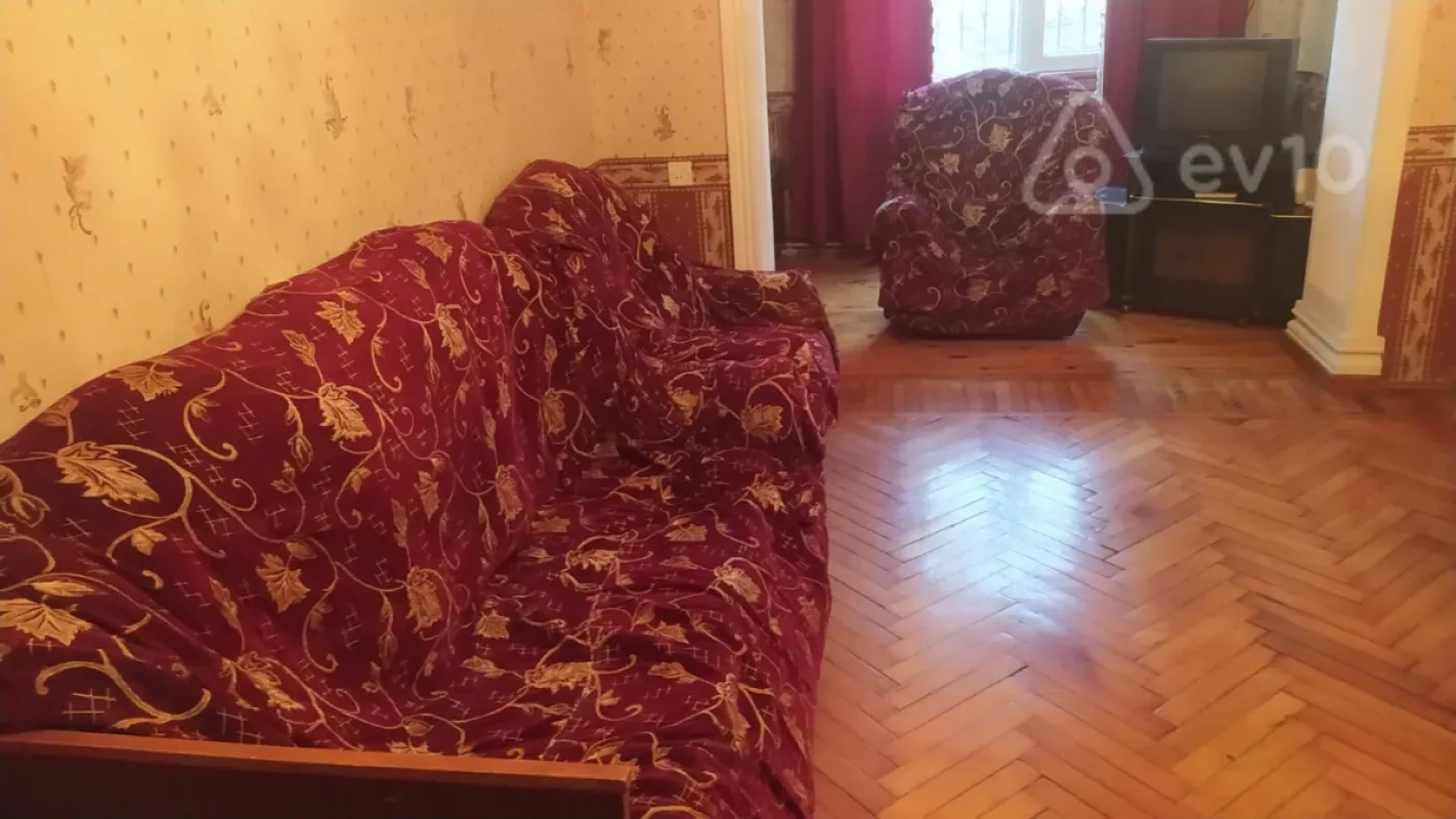 Kirayə verilir 3 otaqlı köhnə tikili 78 m²