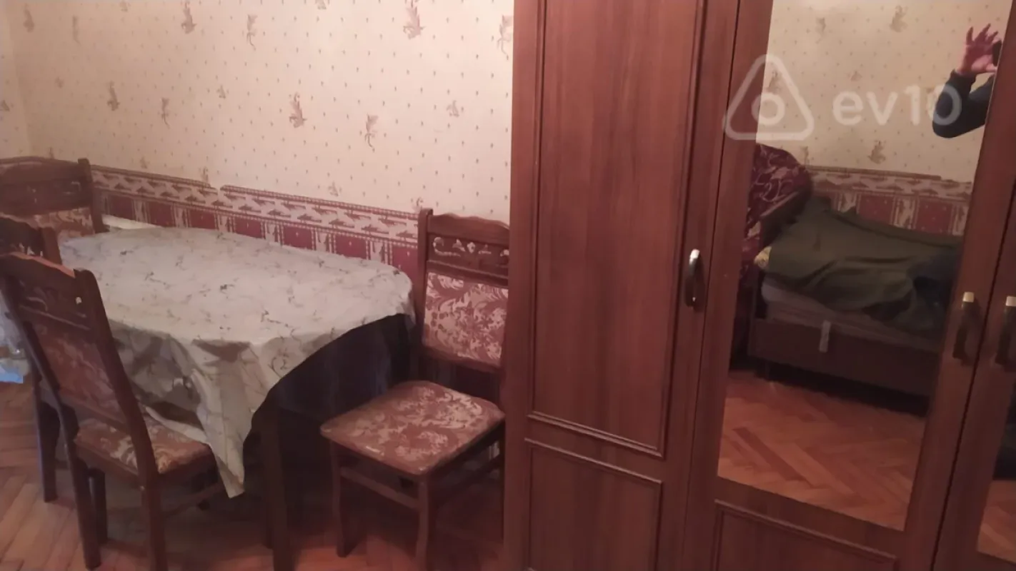 Kirayə verilir 3 otaqlı köhnə tikili 78 m²