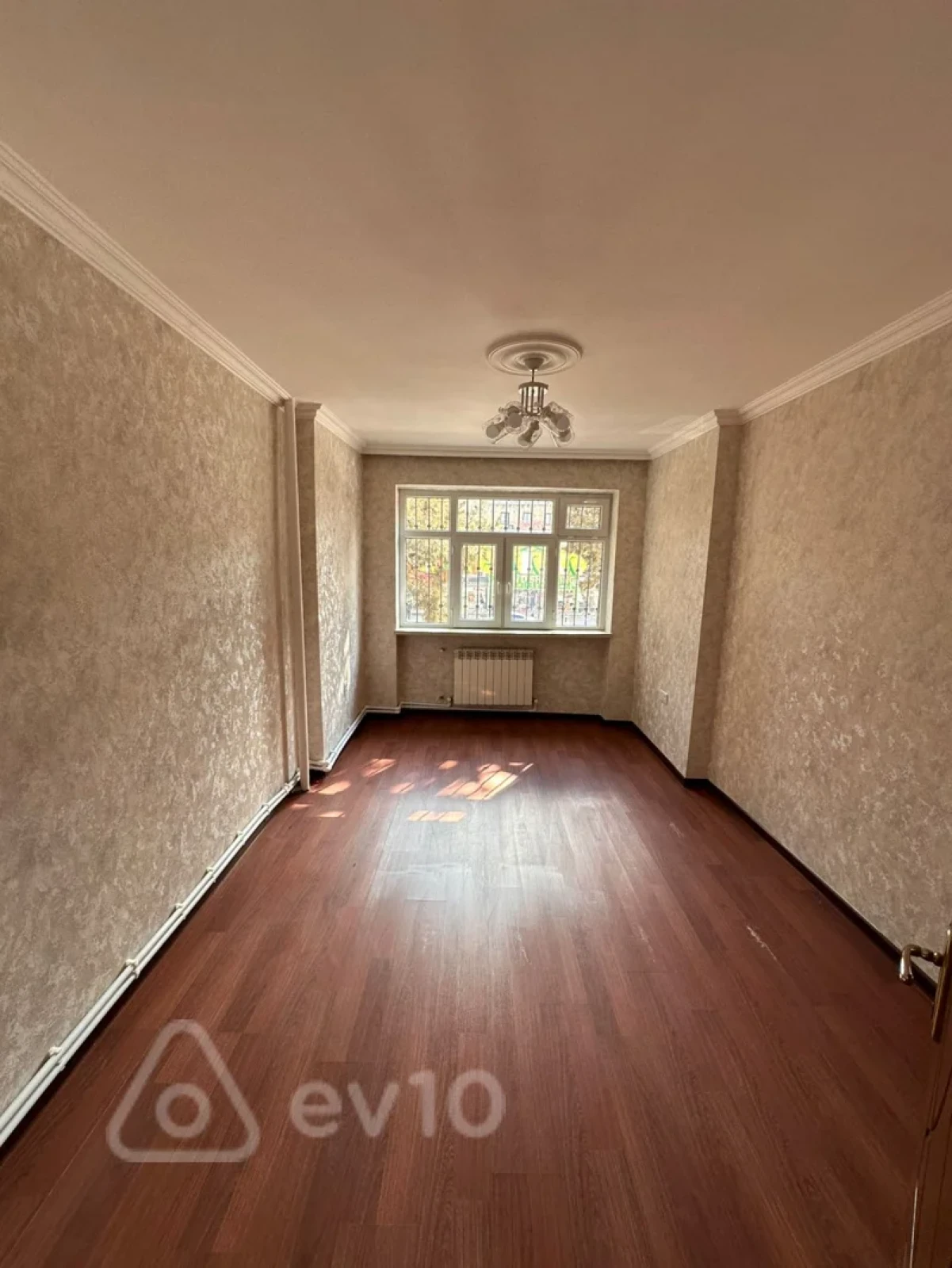 Kirayə verilir 3 otaqlı köhnə tikili 85 m²