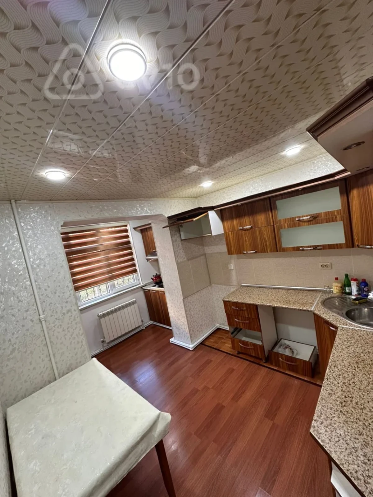 Kirayə verilir 3 otaqlı köhnə tikili 85 m²