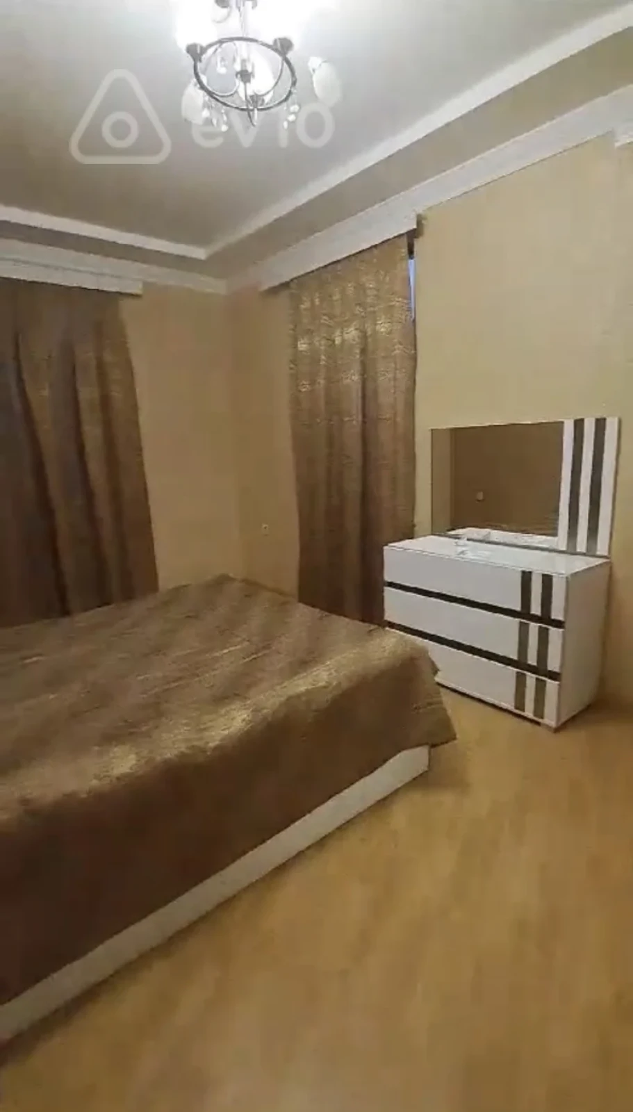 Kirayə verilir 9 otaqlı həyət evi 500 m²