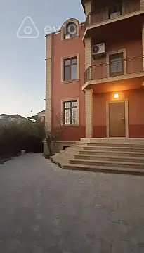 Kirayə verilir 9 otaqlı həyət evi 500 m²