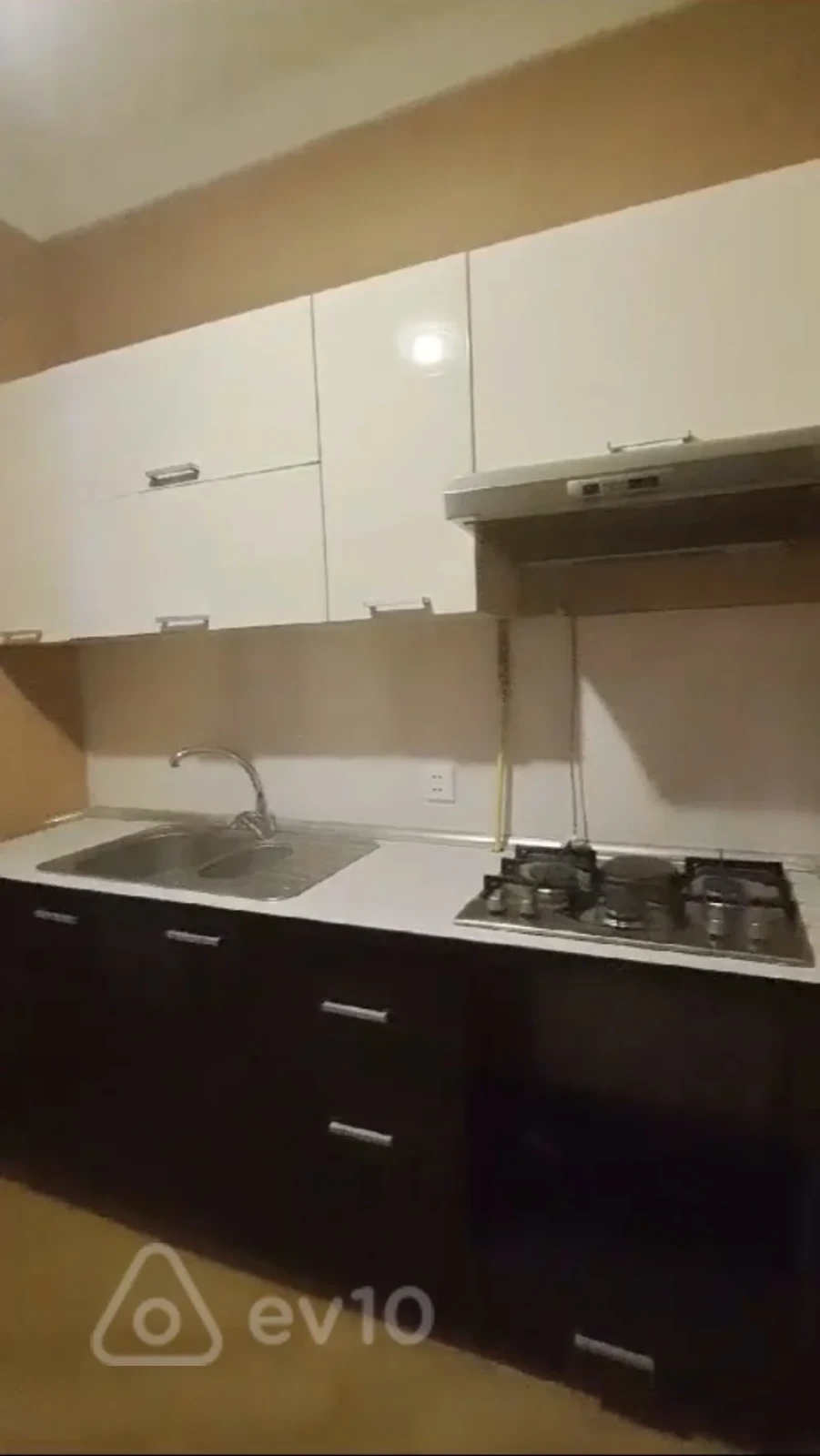 Kirayə verilir 9 otaqlı həyət evi 500 m²