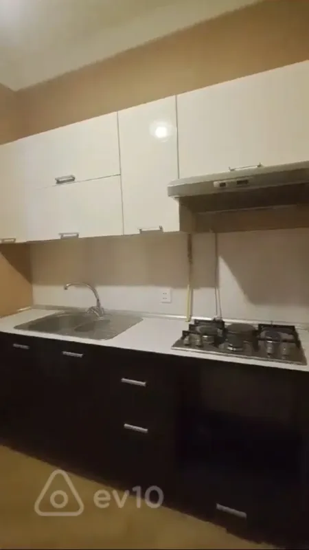 Kirayə verilir 9 otaqlı həyət evi 500 m²