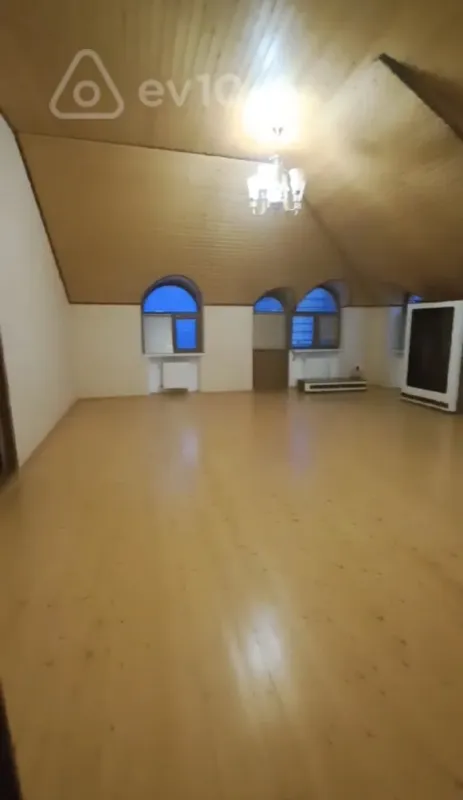 Kirayə verilir 9 otaqlı həyət evi 500 m²