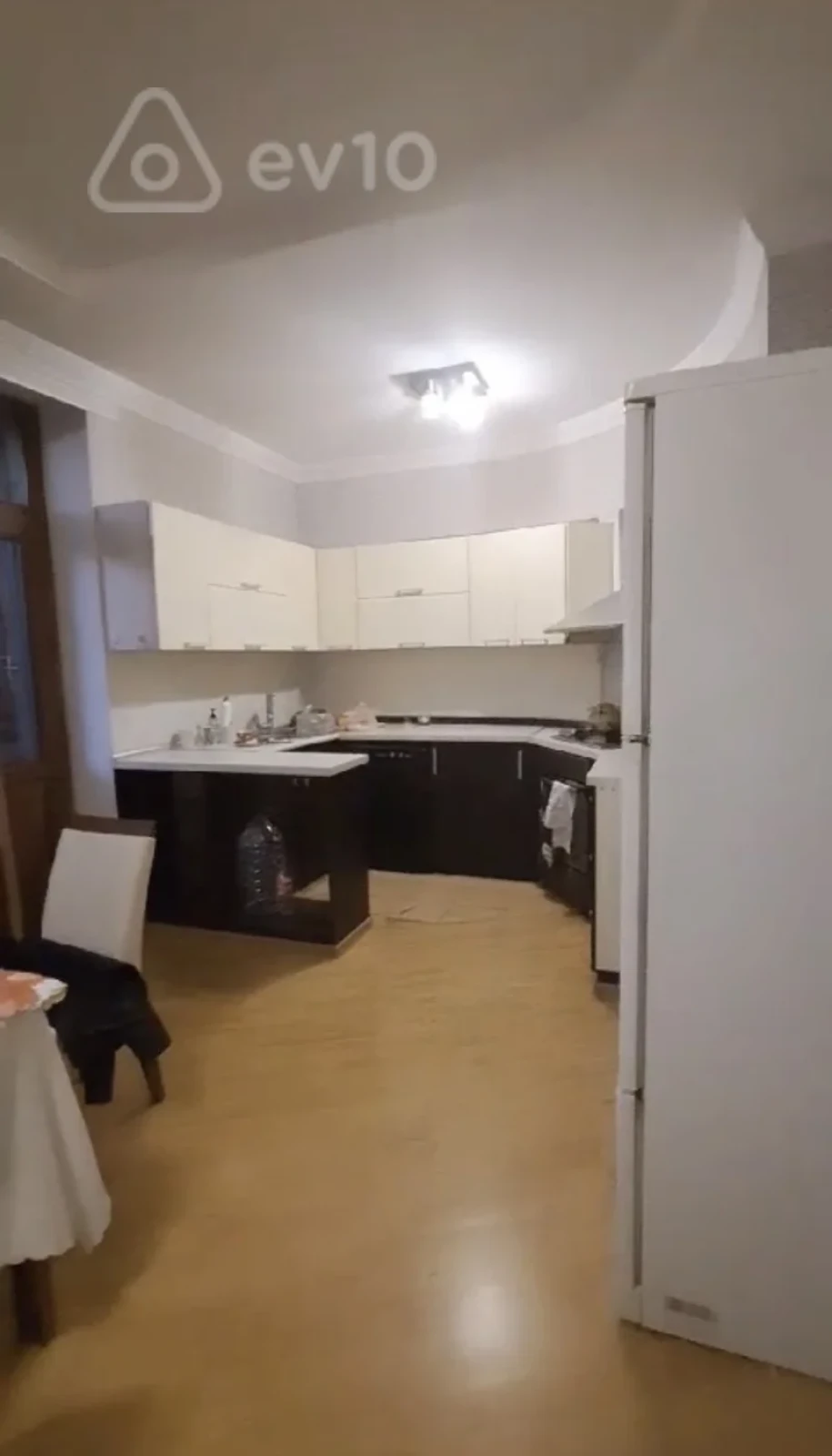 Kirayə verilir 9 otaqlı həyət evi 500 m²