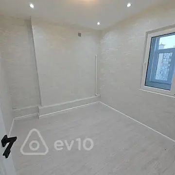 Satılır 2 otaqlı köhnə tikili 50 m²