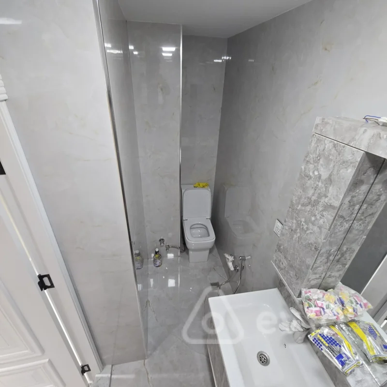 Satılır 2 otaqlı köhnə tikili 50 m²