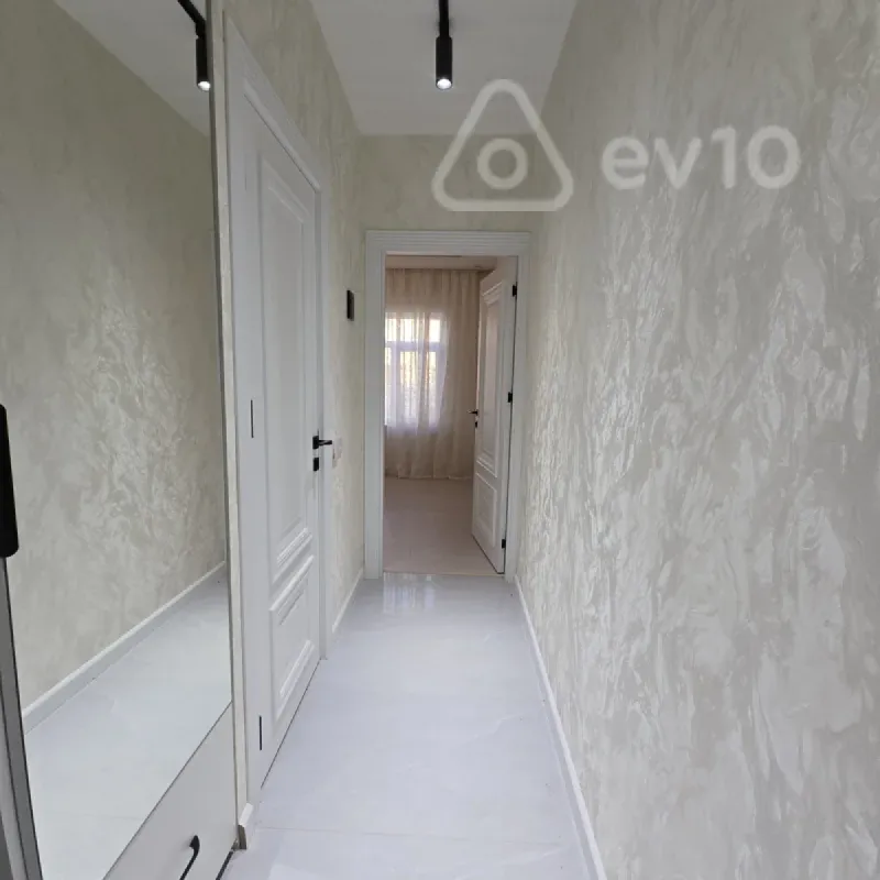 Satılır 2 otaqlı köhnə tikili 50 m²