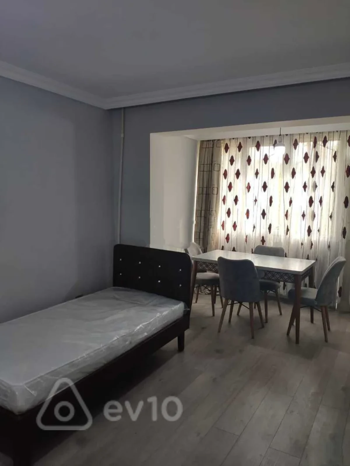 Kirayə verilir 1 otaqlı köhnə tikili 30 m²
