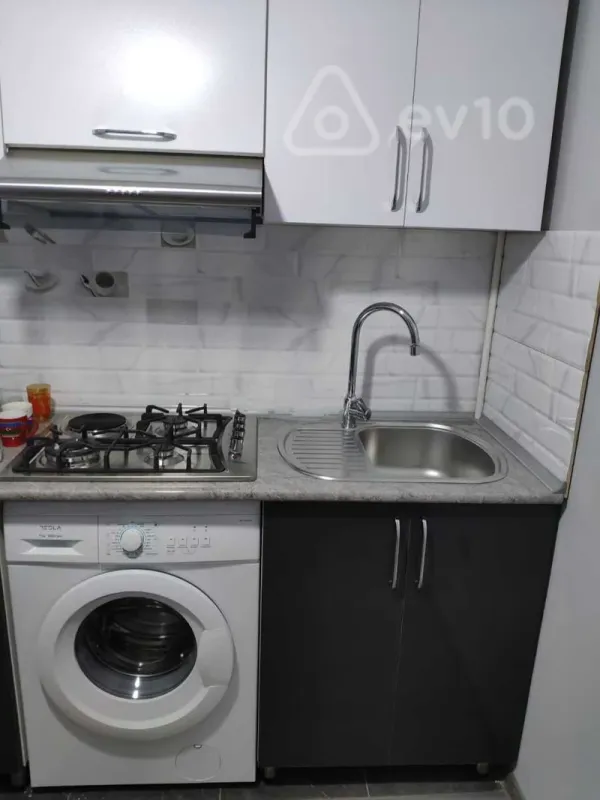 Kirayə verilir 1 otaqlı köhnə tikili 30 m²