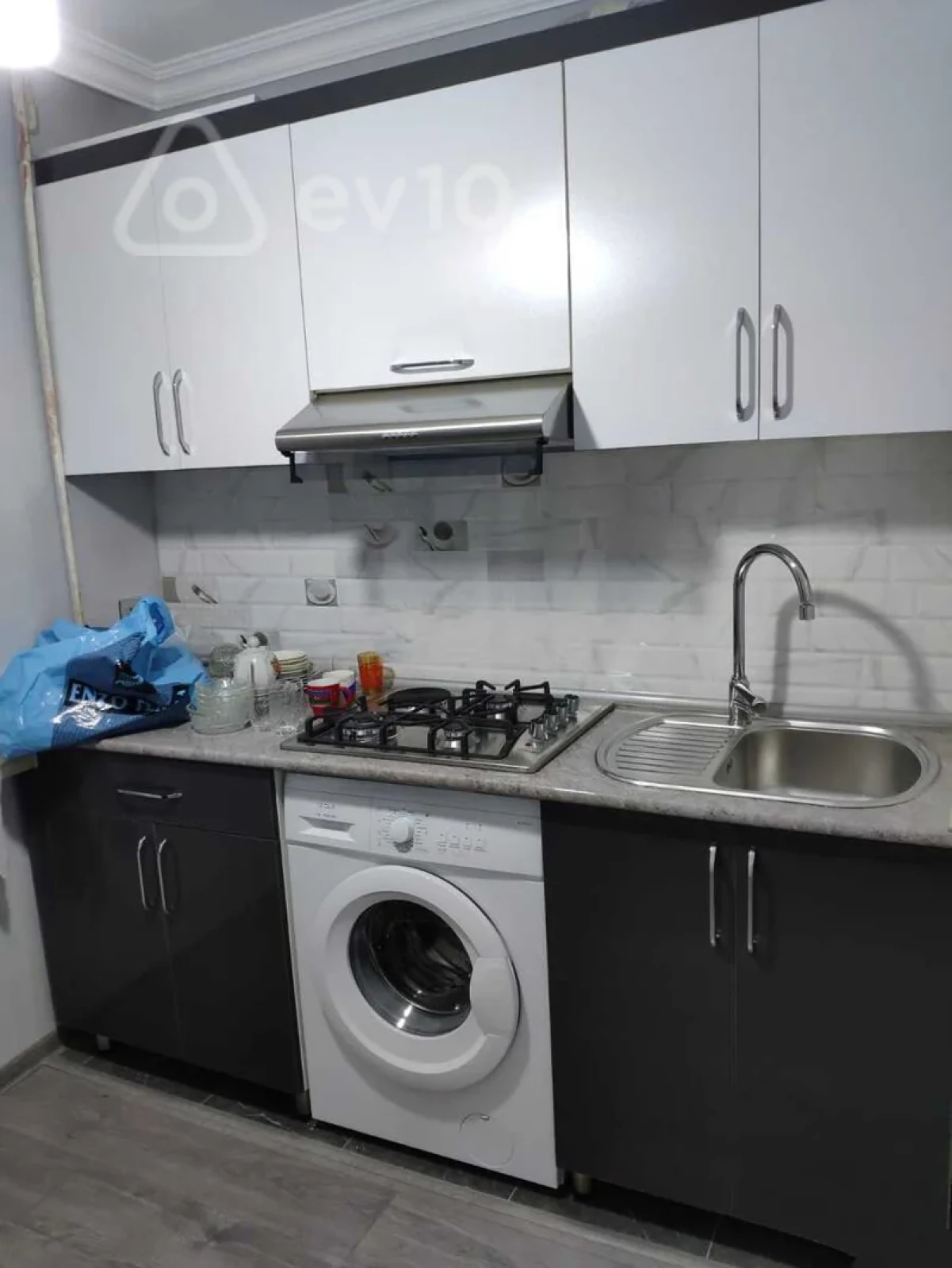Kirayə verilir 1 otaqlı köhnə tikili 30 m²