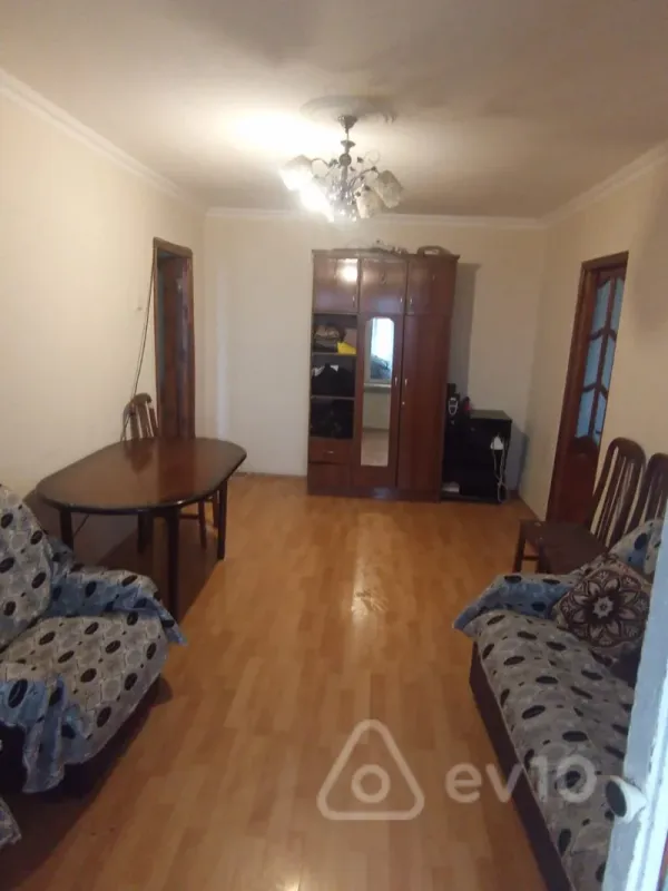 Kirayə verilir 2 otaqlı köhnə tikili 60 m²