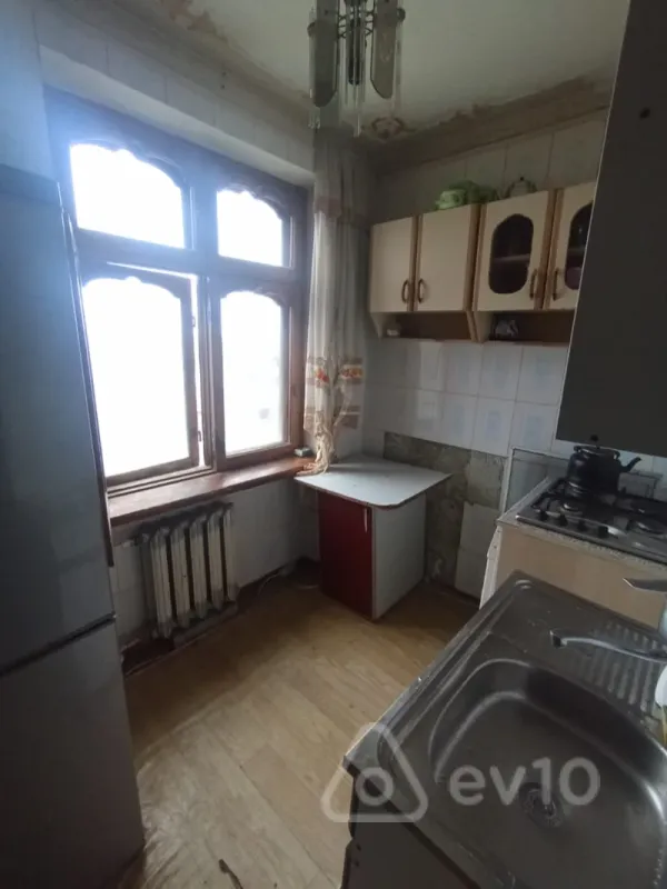 Kirayə verilir 2 otaqlı köhnə tikili 60 m²