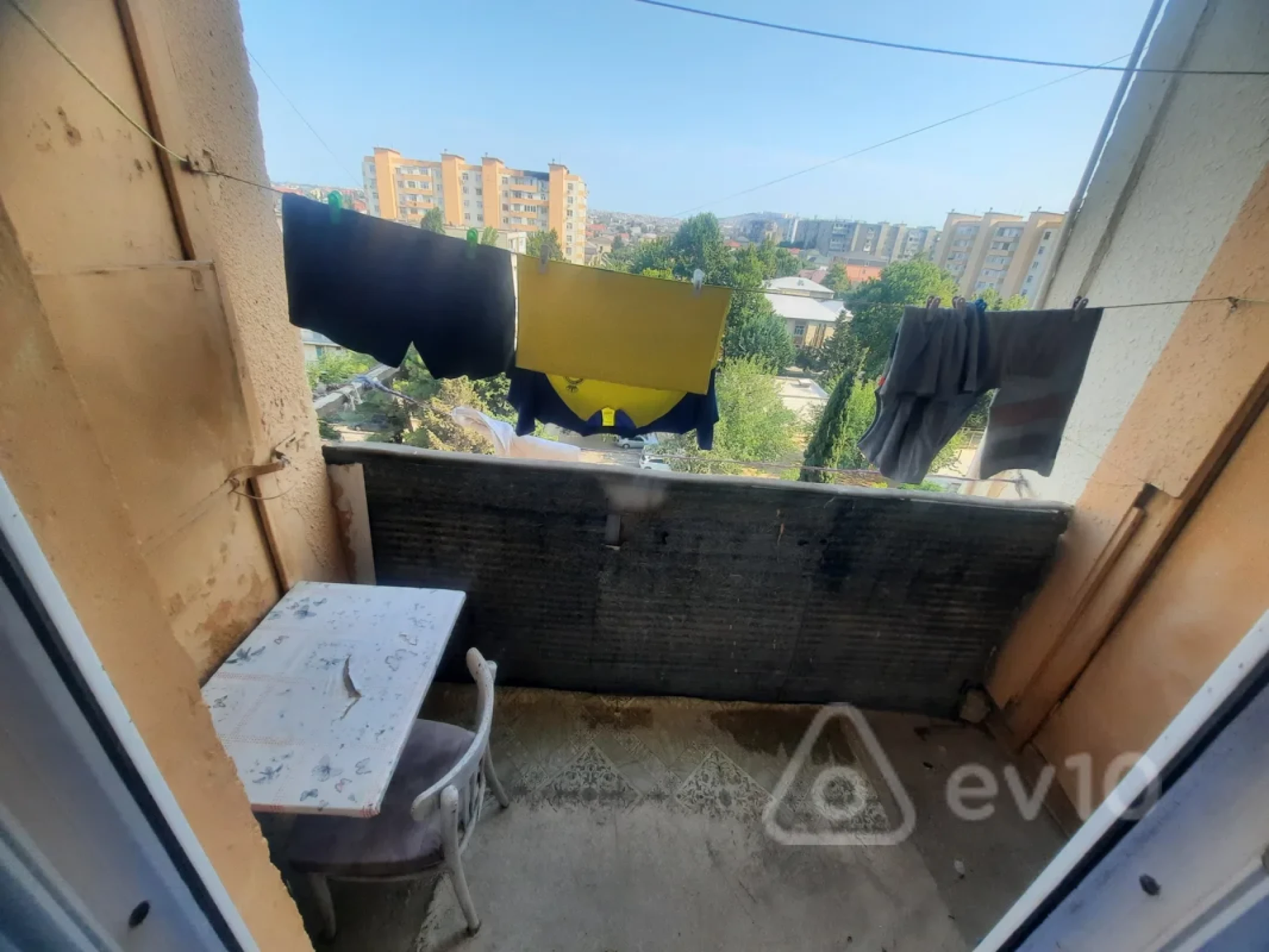 Satılır 2 otaqlı köhnə tikili 65 m²