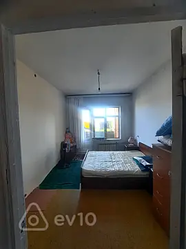 Satılır 2 otaqlı köhnə tikili 65 m²