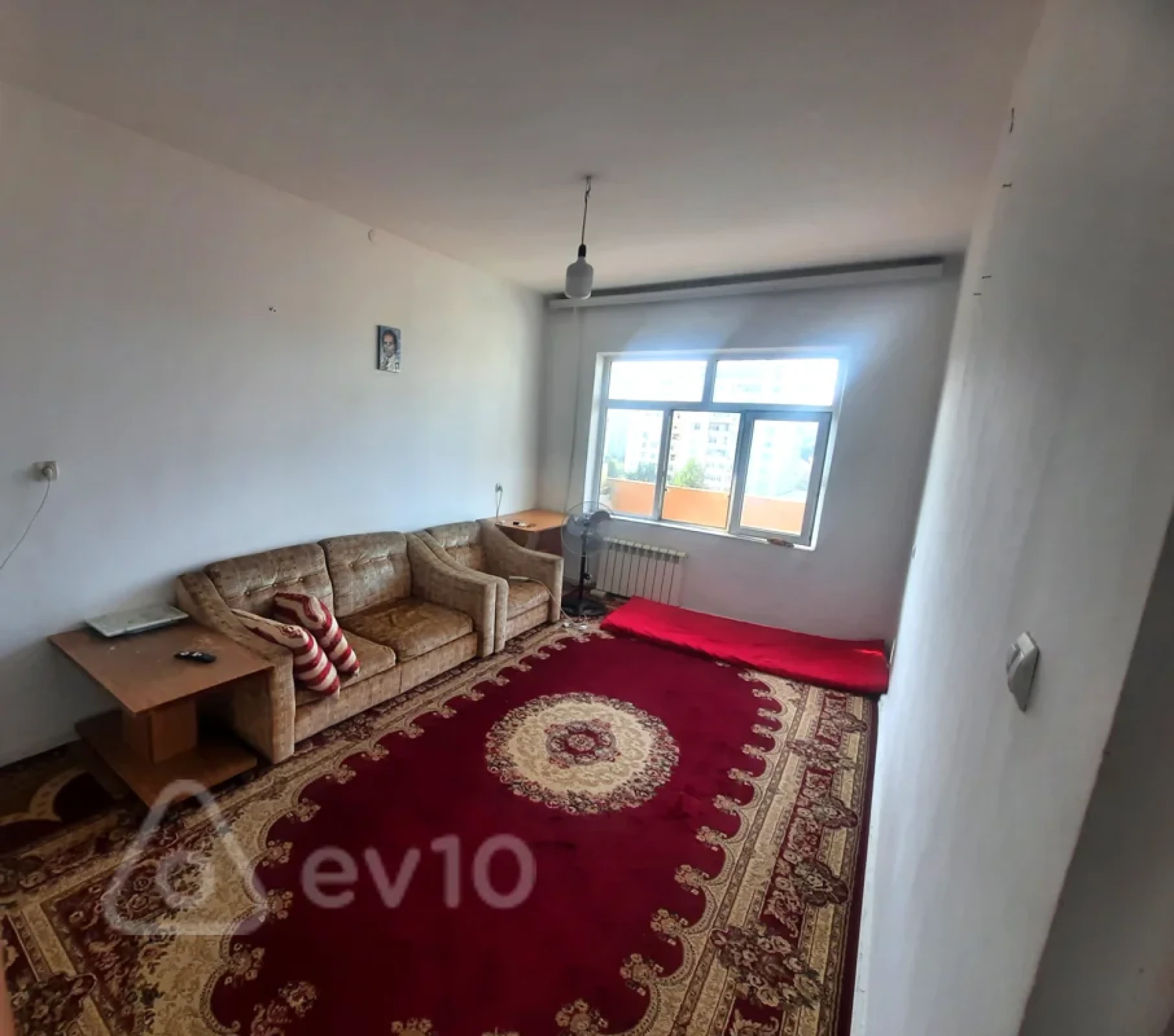 Satılır 2 otaqlı köhnə tikili 65 m²