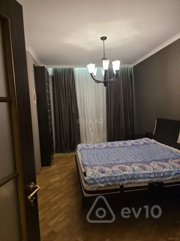 Kirayə verilir 4 otaqlı yeni tikili 139 m²
