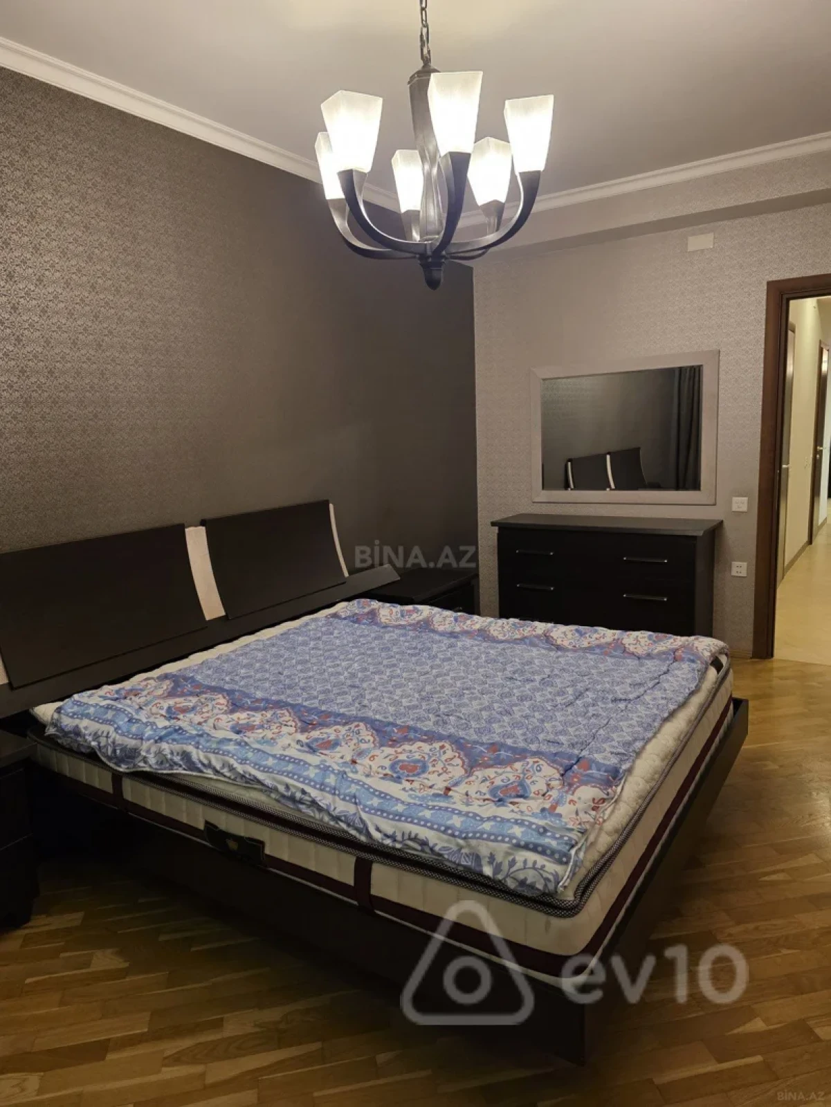 Kirayə verilir 4 otaqlı yeni tikili 139 m²