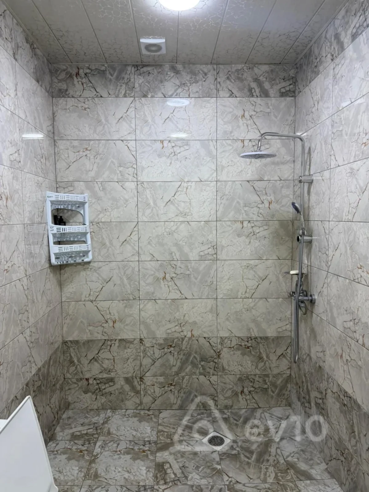 Kirayə verilir 2 otaqlı yeni tikili 75 m²