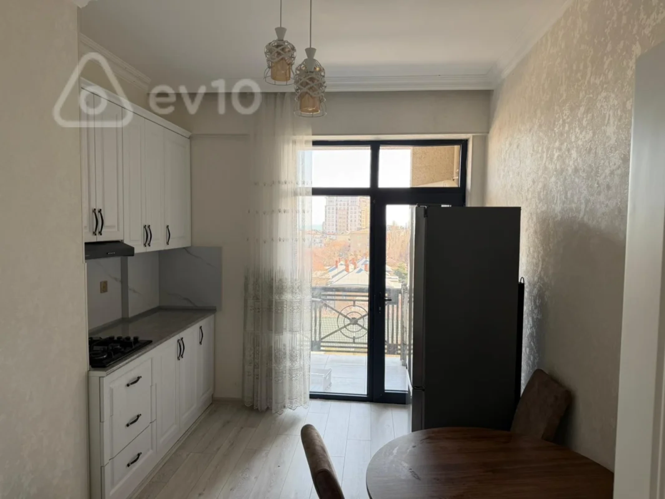 Kirayə verilir 2 otaqlı yeni tikili 75 m²