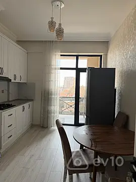 Kirayə verilir 2 otaqlı yeni tikili 75 m²