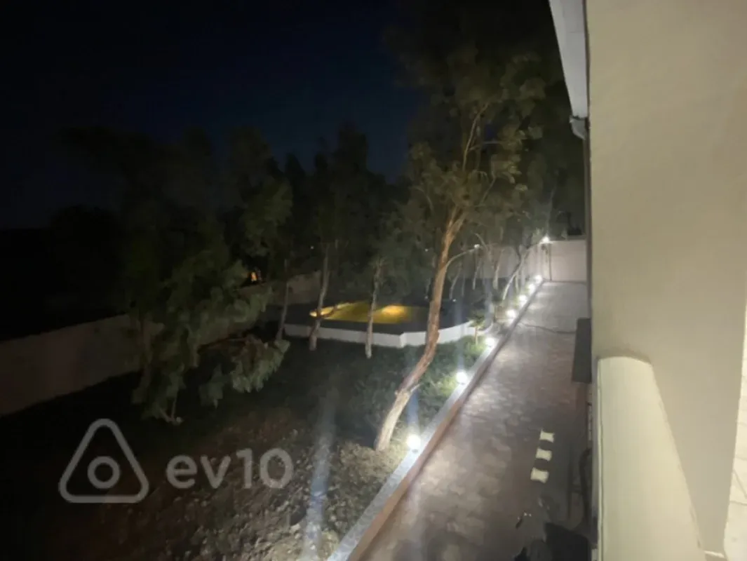 Satılır 4 otaqlı həyət evi 160 m²