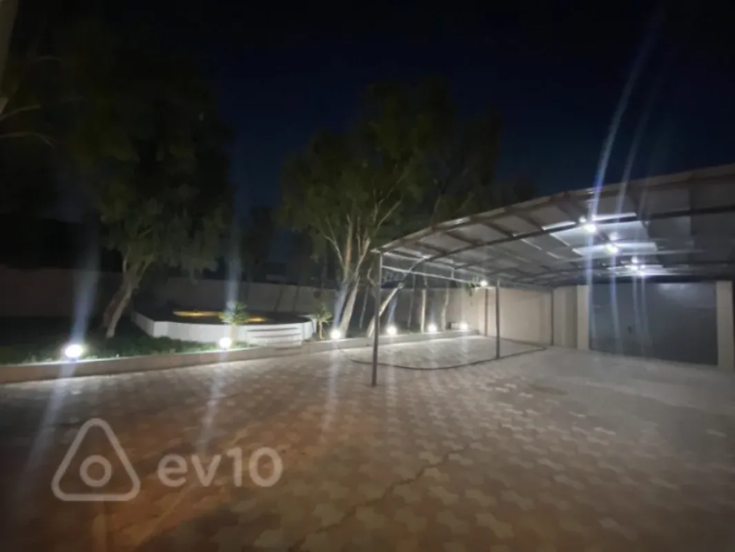 Satılır 4 otaqlı həyət evi 160 m²