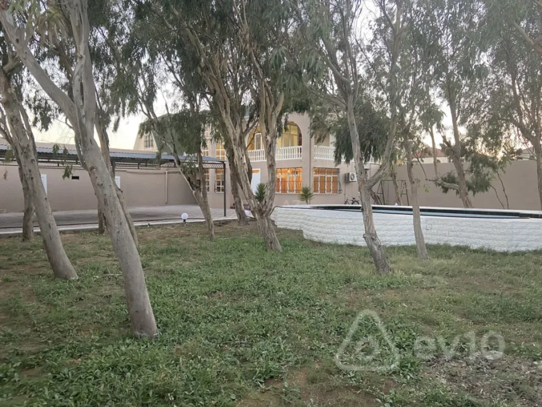 Satılır 4 otaqlı həyət evi 160 m²